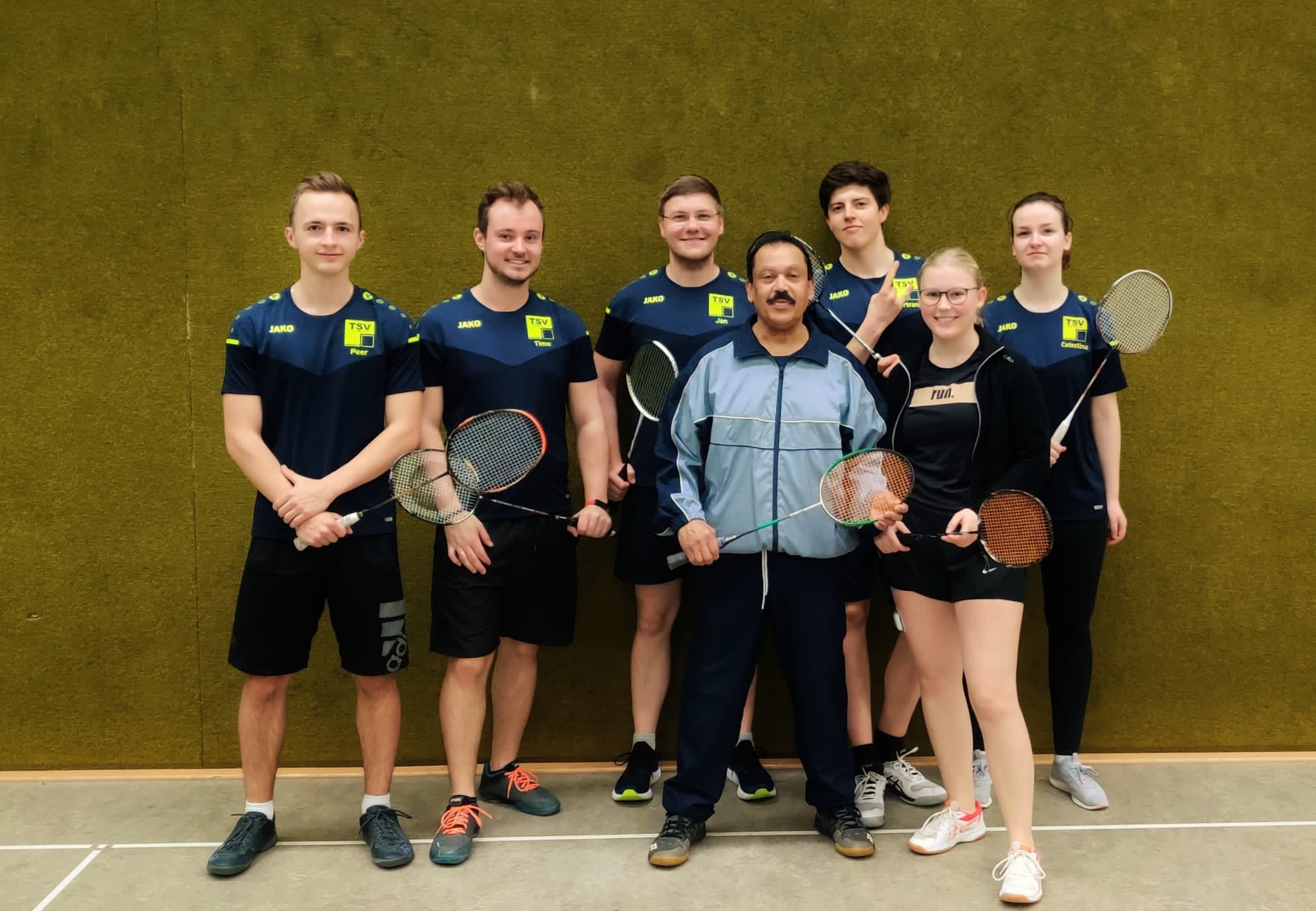 Erfolgreicher Saisonabschluss der 2. Badmintonmannschaft des TSV