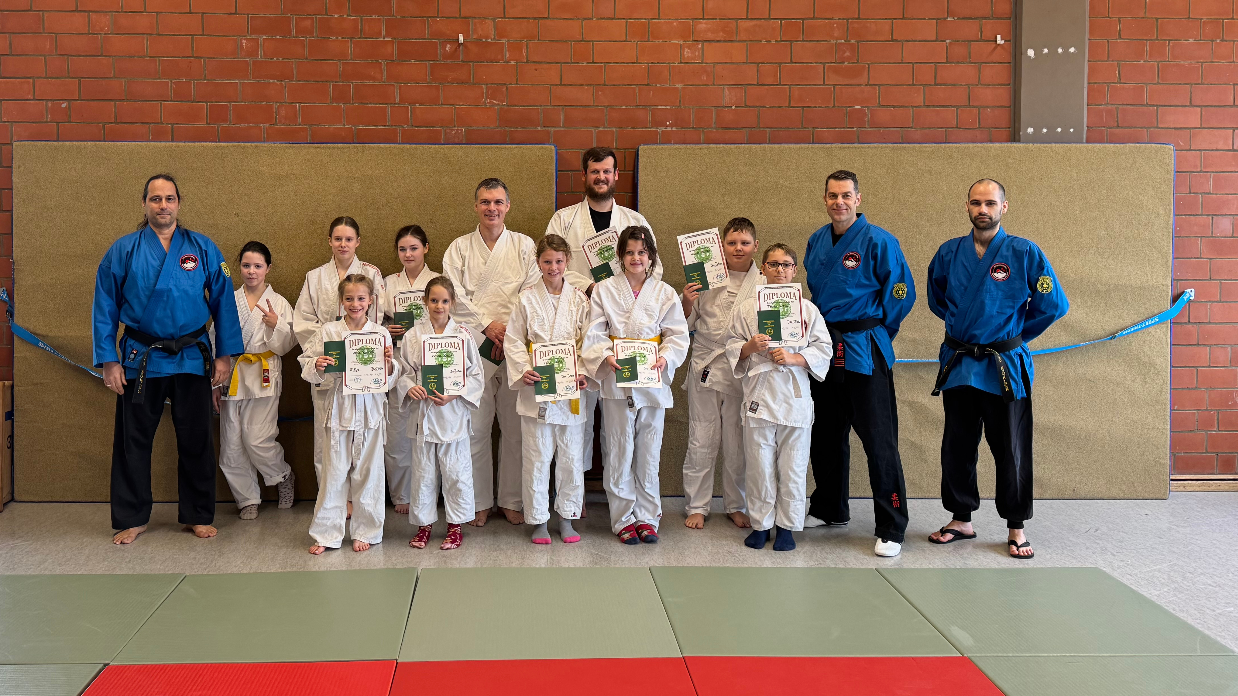 Starke Leistungen zum Jahres-Abschluss: Gürtel-Prüfungen Jiu-Jitsu