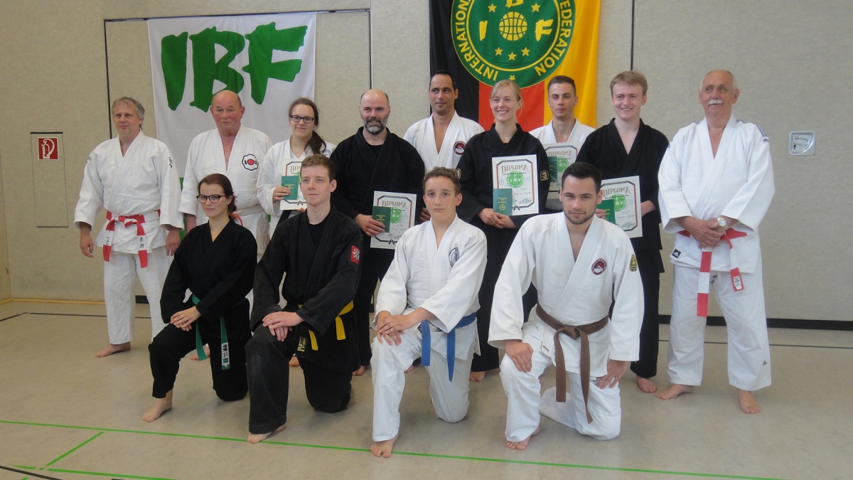 Gruppenfoto DAN Prüfung 18.06.16